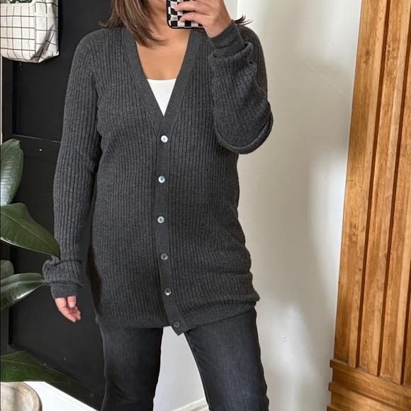 Vince 100% Cashmere ribbed Buttoned Front Cardigan Sweater. L - Picture 8 of 12